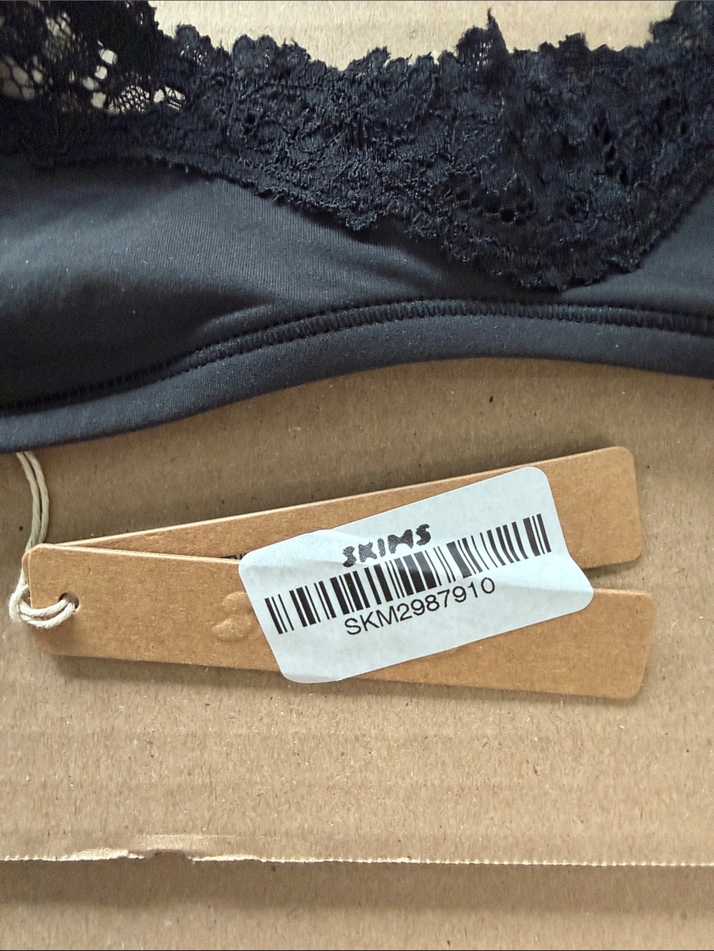 SKIMS Fits Everybody Lace Scoop Bralette - Onyx XXS - Picture 3 of 9